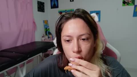 Mia online show from January 2026 01:26:02 PM