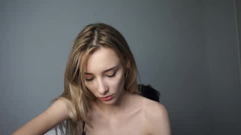 Snapshot of hot_n_coldd chatting on November 2025 03:12:02 PM Sara and Sam online show from November 2025 03:12:02 PM