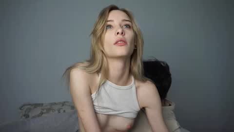 Snapshot of hot_n_coldd chatting on November 2025 09:19:02 AM Sara and Sam online show from November 2025 09:19:02 AM