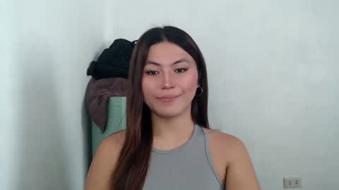 Snapshot of hot_precious_nikki chatting on April 2026 04:26:02 AM Nikki online show from April 2026 04:26:02 AM
