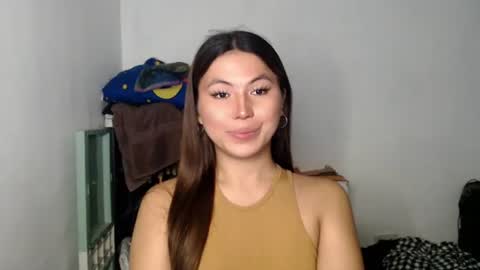 Snapshot of hot_precious_nikki chatting on April 2026 06:39:01 PM Nikki online show from April 2026 06:39:01 PM