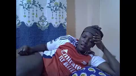 Snapshot of hot_raylah chatting on December 2025 08:26:01 PM RAYLAH online show from December 2025 08:26:01 PM