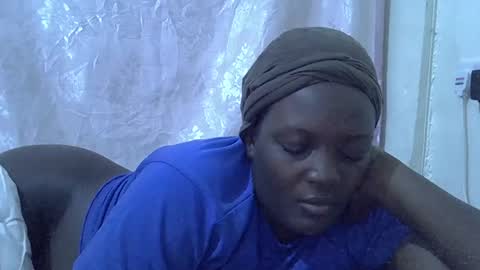 RAYLAH online show from May 2026 10:04:02 PM
