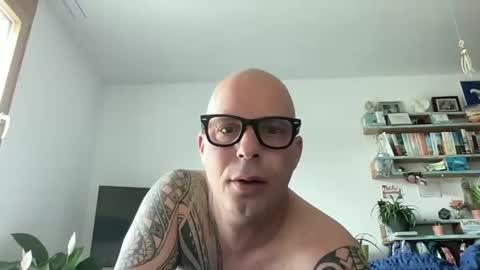 letmedoo2 online show from April 2026 06:44:01 AM