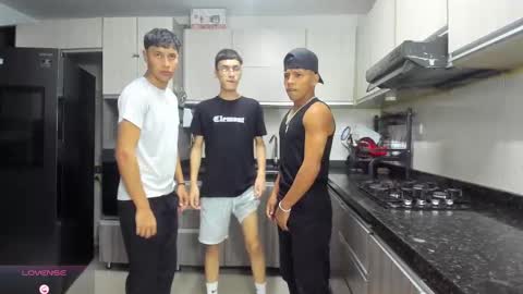 Snapshot of hot_sexmature chatting on October 2025 11:02:02 PM Vanesa Oliver and Andrew online show from October 2025 11:02:02 PM