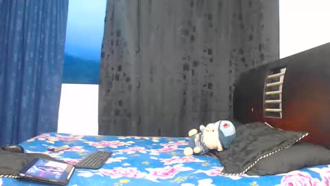 Snapshot of hot_sharks__ chatting on November 2025 10:47:01 AM Hot Sharks online show from November 2025 10:47:01 AM