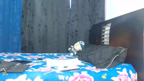 Snapshot of hot_sharks__ chatting on November 2025 11:01:02 AM Hot Sharks online show from November 2025 11:01:02 AM