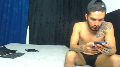 Snapshot of hot_sharks__ chatting on January 2026 10:41:02 AM Hot Sharks online show from January 2026 10:41:02 AM