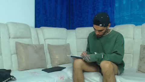 Snapshot of hot_sharks__ chatting on February 2026 07:03:02 AM Hot Sharks online show from February 2026 07:03:02 AM