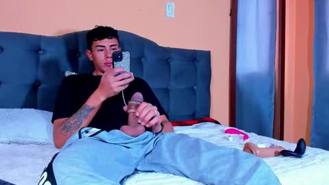 hot_twinks83 online show from January 2025 01:49:01 PM