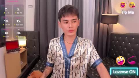 Kenny online show from December 2025 01:40:01 PM