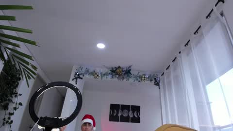 Andrew xdres08 online show from December 2024 09:33:02 PM