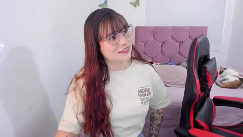 Snapshot of hotbbcwife chatting on November 2025 09:07:01 PM lesly and ander online show from November 2025 09:07:01 PM