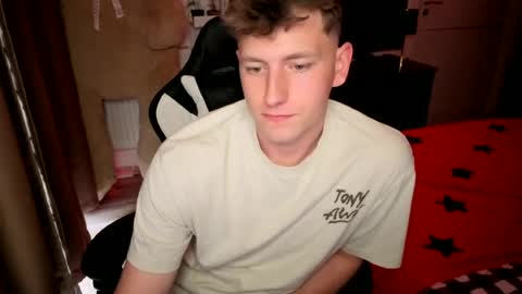 Hotboyshorny online show from August 2026 04:11:01 PM