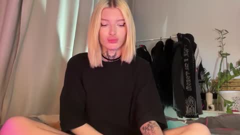 hotchubently online show from October 2025 03:23:02 PM