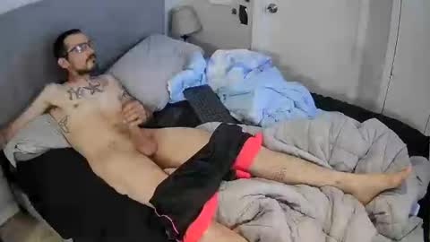 hotcouple112019 online show from June 2026 12:04:01 AM