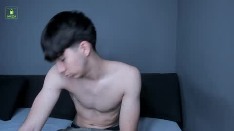 Snapshot of hotflirtyfella chatting on March 2026 05:18:01 AM QUENTIN online show from March 2026 05:18:01 AM