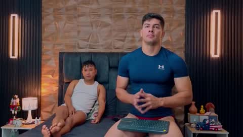 Snapshot of hotfuckers4uu chatting on November 2025 02:45:02 PM felipe marcello online show from November 2025 02:45:02 PM