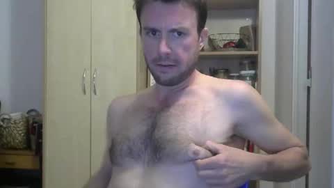 Snapshot of hotgardenersexy chatting on April 2026 08:09:01 PM Le jardinier sexy online show from April 2026 08:09:01 PM