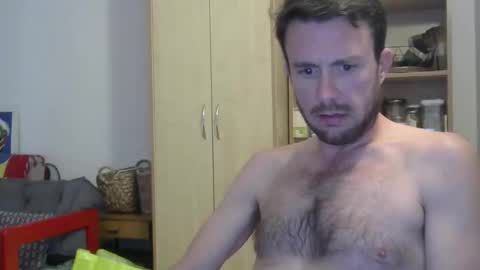 Snapshot of hotgardenersexy chatting on April 2026 10:32:02 PM Le jardinier sexy online show from April 2026 10:32:02 PM