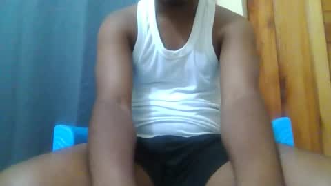 hotguyy001 online show from October 2025 05:30:01 AM