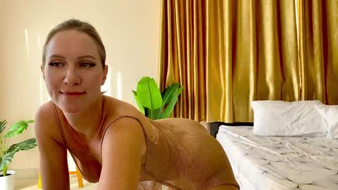 Snapshot of hotkatness chatting on December 2024 09:46:01 AM Kate stream 1200 pm -800 pm UTC 7 online show from December 2024 09:46:01 AM