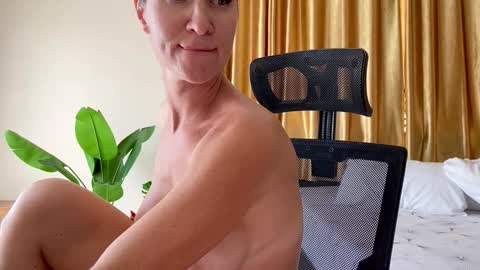 Snapshot of hotkatness chatting on February 2025 07:41:01 AM Kate stream 1200 pm -800 pm UTC 7 online show from February 2025 07:41:01 AM