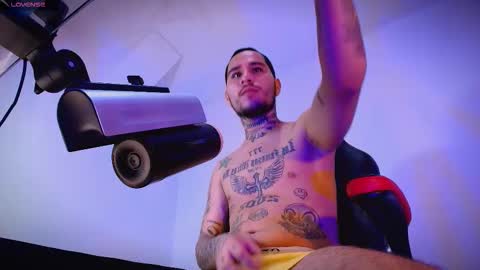 HoTLatinoX20CM online show from March 2026 06:03:02 PM