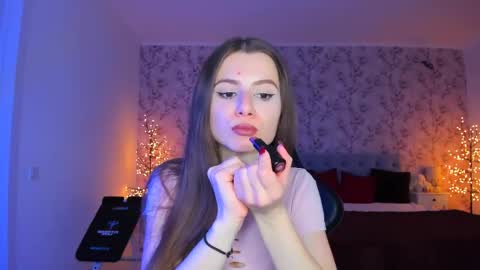 hotmolly_ online show from April 2026 06:45:01 PM