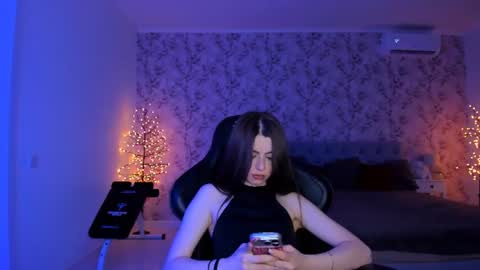 hotmolly_ online show from July 2026 07:09:01 PM