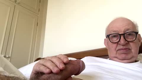 hotmuff99 online show from February 2025 09:01:01 AM