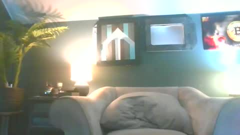 Snapshot of hotpadad chatting on February 2026 06:40:02 PM Up2NoGoodX2 online show from February 2026 06:40:02 PM