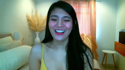 Snapshot of hotsweetangel00 chatting on December 2024 03:43:01 AM Sweet Angel online show from December 2024 03:43:01 AM