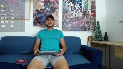 hott_asses online show from December 2024 10:13:01 PM