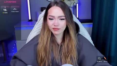 hello Im Eva online show from November 2025 02:27:01 PM