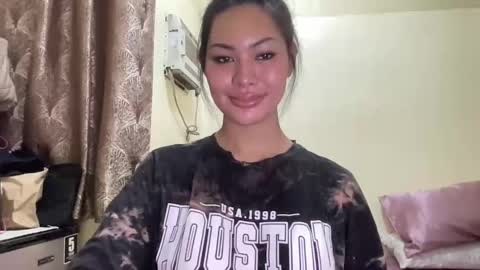 Snapshot of hottest_katarinaxxx chatting on December 2025 06:54:02 AM katarina online show from December 2025 06:54:02 AM