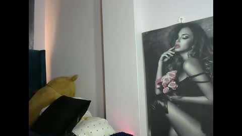 hottestchocolate online show from October 2025 06:28:01 AM