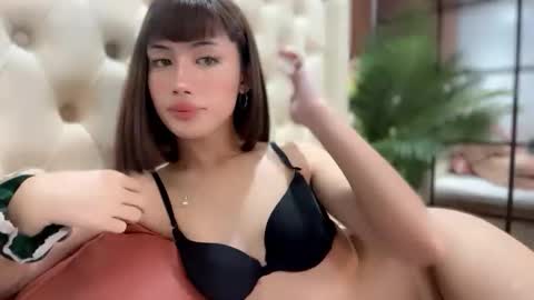 Snapshot of hottie_carlinexx chatting on December 2025 05:34:02 AM hottie_carlinexx online show from December 2025 05:34:02 AM