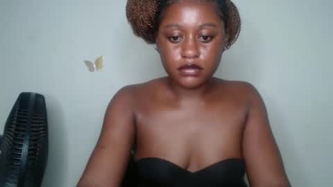 Ella online show from October 2025 12:11:02 AM