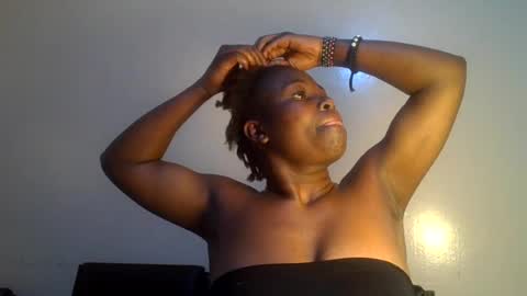hottie_kittie online show from June 2026 12:37:01 AM
