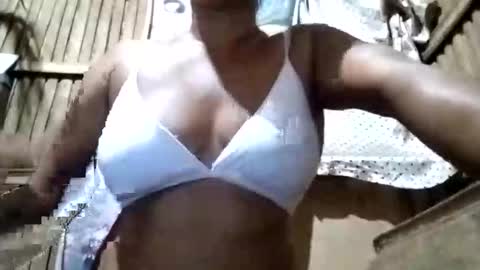 Lyn online show from November 2025 12:27:01 PM