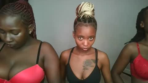 hottie_mistie online show from April 2026 07:15:02 PM