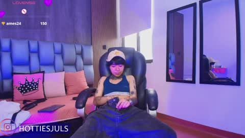 Juls online show from July 2026 08:02:01 PM