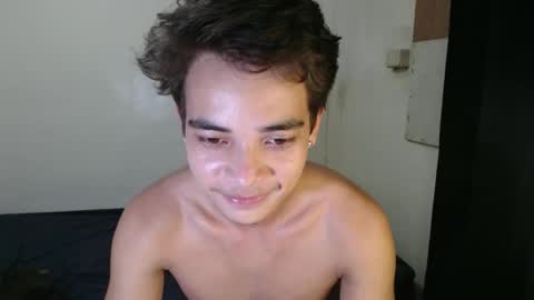 hottiespydie online show from December 2025 04:10:01 AM