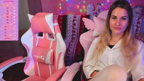 Snapshot of hotty_girls_here chatting on December 2024 06:36:01 AM Ivanna and Jessica online show from December 2024 06:36:01 AM