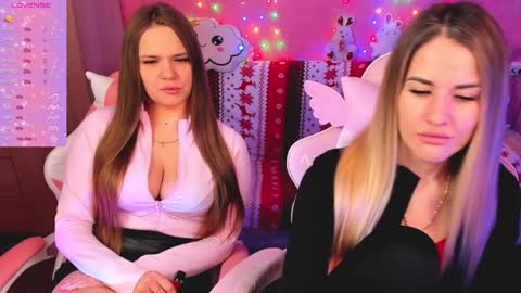 Snapshot of hotty_girls_here chatting on January 2025 06:09:02 AM Ivanna and Jessica online show from January 2025 06:09:02 AM