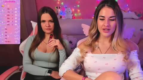 Snapshot of hotty_girls_here chatting on February 2025 06:31:01 AM Ivanna and Jessica online show from February 2025 06:31:01 AM