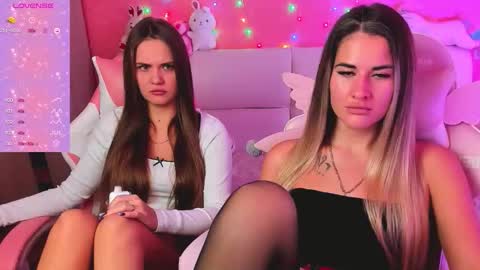 Snapshot of hotty_girls_here chatting on October 2025 06:11:01 AM Ivanna and Jessica online show from October 2025 06:11:01 AM