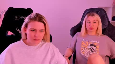 Snapshot of hottyblonds chatting on December 2024 12:12:01 PM Nessie and Jessie online show from December 2024 12:12:01 PM