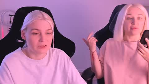 Snapshot of hottyblonds chatting on January 2025 09:55:01 AM Nessie and Jessie online show from January 2025 09:55:01 AM